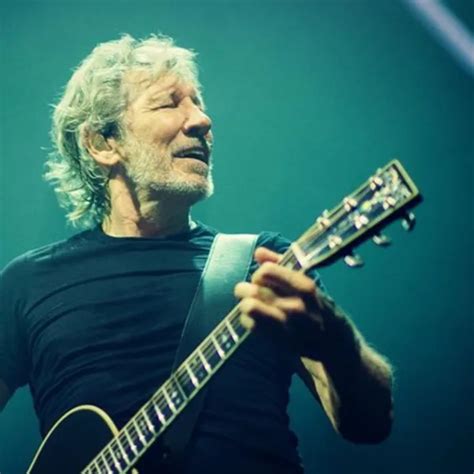 Momento Emotivo Roger Waters Celebr A Le N Gieco Filo News