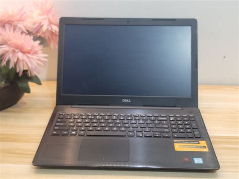 Dell Inspiron 15 5570 I7 8th Gen 8gb Ram 2tb Hdd Amd R7440 M460 4gb