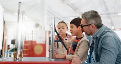 Premium Photo Science Teacher And Students With Education Classroom