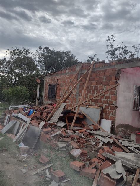 Temporal Causa Desabamento De Casas Deixa Ruas Alagadas E Moradores