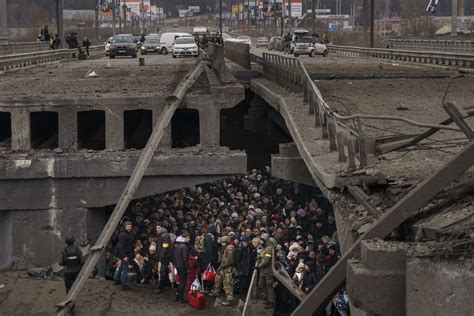 Ukraine War Civilians Killed Hundreds Flee Area Near Russias