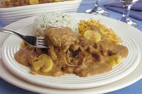 Estrogonofe De Carne E Queijo Alto Astral