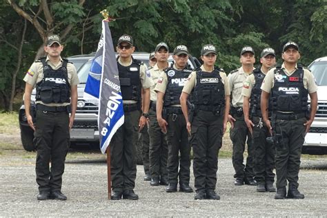 Policía Ecuador on Twitter CmdtPoliciaEc El Compromiso es mejorar