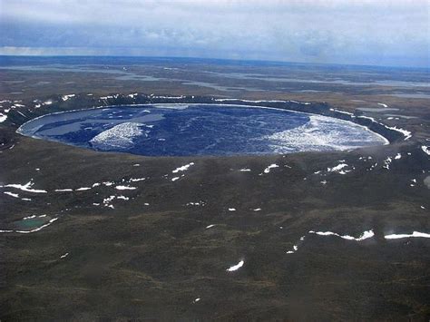 Pingualuit (New Quebec) crater