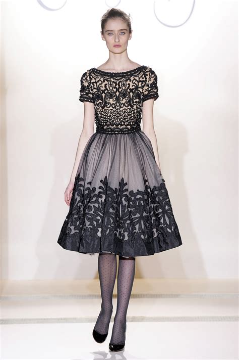 Платье с юбкой колокол