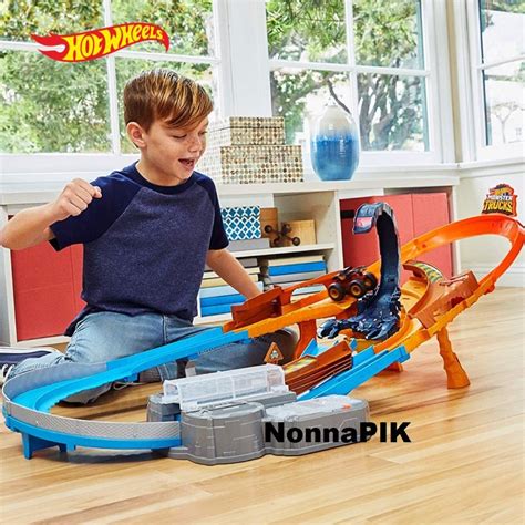 Jual Hot Wheels Monster Truck Scorpion Sting Raceway Playset Mainan Trek Shopee Indonesia