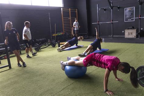 Fotos Del Entrenamiento De Las Jugadoras Del Zaragoza Club De F Tbol