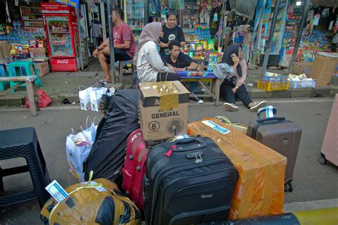 Foto Peningkatan Pemudik Di Terminal Poris Plawad Kota Tangerang