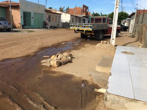 Cano estourado provoca desperdício de água no bairro Itaberaba Blog