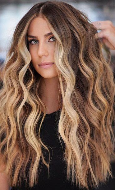 36 Chic Winter Hair Colour Ideas And Styles For 2021 Caramel Blonde Balayage And Honey Blonde Face