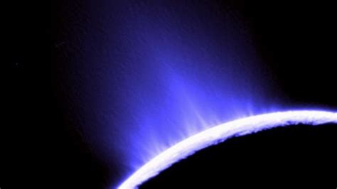 Scientists discovered a crucial element for life gushing out of Saturn ...