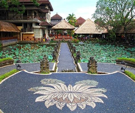 saraswati temple ubud beautiful ubud lotus pond temple