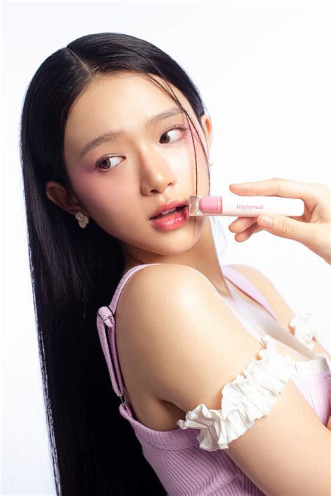 Linh Ka Hành trình lột xác từ hot girl thị phi đến ca sĩ là đại sứ cho loạt nhãn hàng