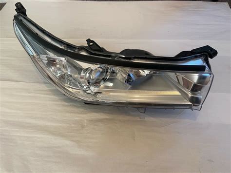 2017 2018 2019 Toyota Highlander Right Headlight Halogen Rh Oem Ebay