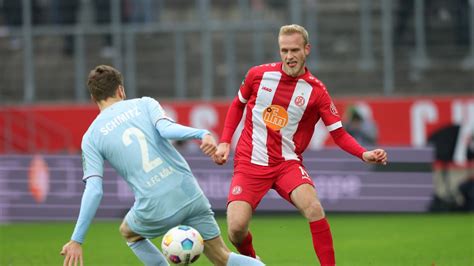 Lucas Brumme Bleibt Ein Weiteres Jahr Bei Rot Weiss Essen