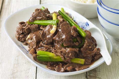 Stir Fried Beef With Spring Onions And Oyster Sauce