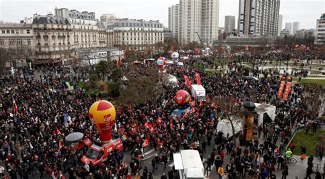 Protesto contra reformas na França paralisa refinarias Sindifisco