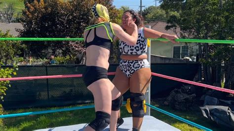 Nadia Stinkfaces Masked Wrestler Pornmeka