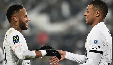 Foto Tanpa Messi Duet Neymar Mbappe Bikin PSG Sukses Kalahkan