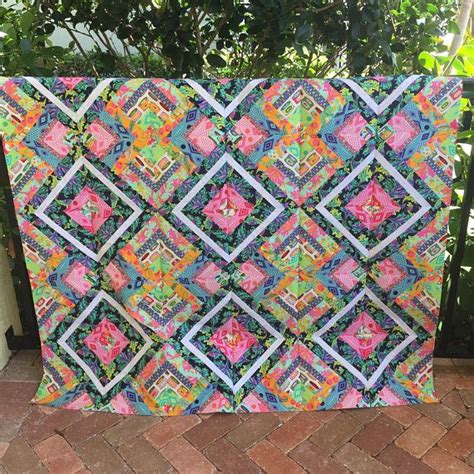 Twist And Shout Quilt Kit Featuring Tabby Road By Tula Pink Tula Pink Quilt Kit Quilts