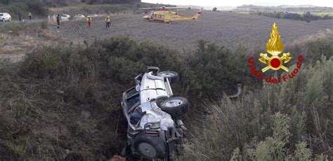 Auto Nella Scarpata Un Morto E Un Ferito Grave