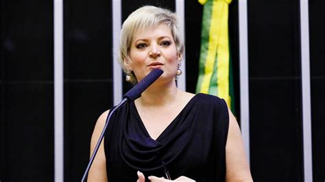 Ex deputada Joice Hasselmann enfrenta acusações de fraude salarial e