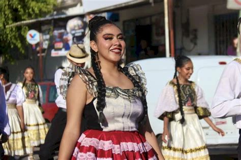 Con Gran Desfile Cultural Iniciaron Los Festejos Del 40 Aniversario De