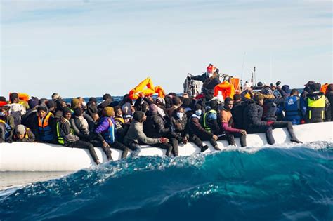 Au moins 5 morts et 10 portés disparus en mer au large de la Tunisie