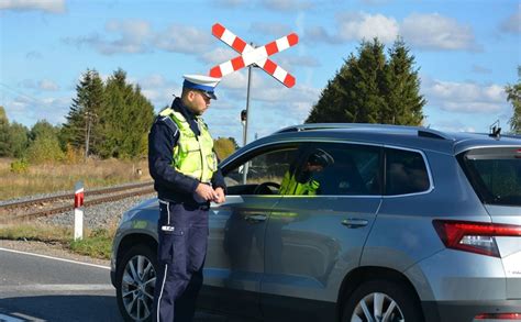 Bezpieczny przejazd Ponad 30 wykroczeń kierowców w jeden dzień Suwałki