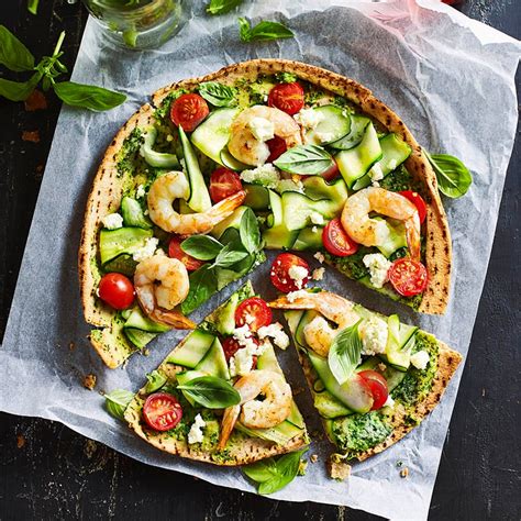 Garlic prawn pizza | Healthy Recipe | WW Australia