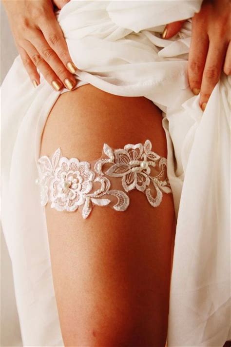 Fabulous Lace Wedding Garter Ideas That You Cannot Say No