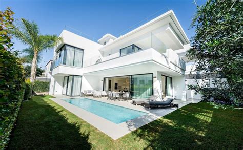 Villa Chalet De Lujo De M En Venta En The Golden Mile Marbella