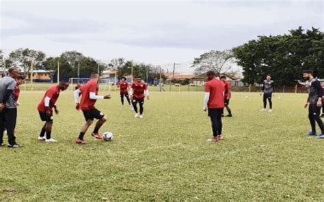 Vitória encerra preparação para pegar o Londrina Atualiza Bahia