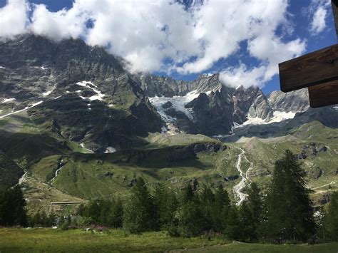 [OC] Cervinia, Italy [1334x750] : r/EarthPorn