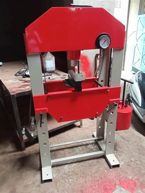 Mild Steel Hand Operated Hydraulic Press Automation Grade Manual