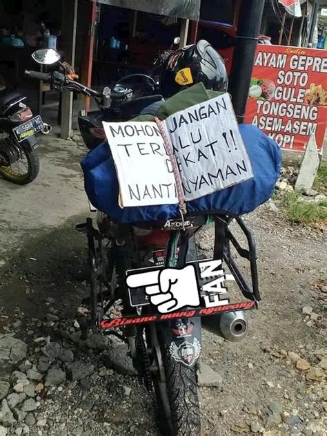 8 Potret Tulisan Kocak Di Belakang Motor Pemudik Ini Bikin Geleng