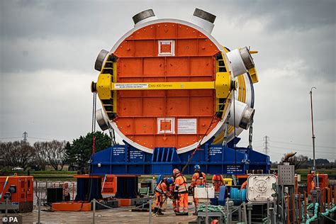 Britain Opens Small Nuclear Reactor Competition
