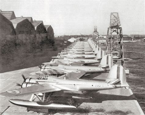 Lineup Of Cant Z 506 Floatplanes 飛行艇