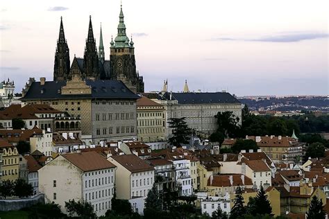 10 Of The Oldest Castles In Europe You Can Actually Visit - WorldAtlas