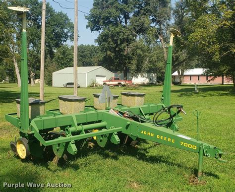 John Deere 7000 Planter In Rockville Mo Item Dh2822 Sold Purple Wave