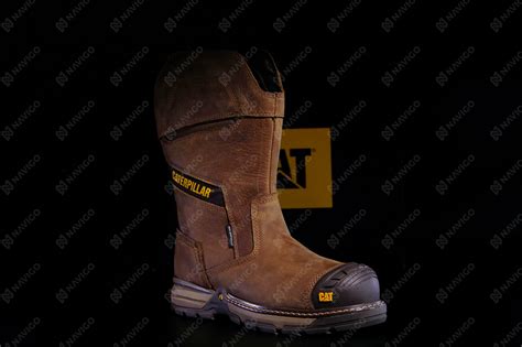 Pekerja Migas Rekomendasi Sepatu Safety Caterpillar Excavator