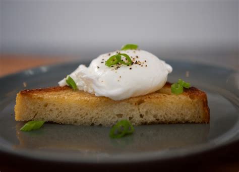 Perfect Microwave Poached Egg Recipe - Food.com