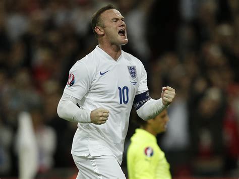 Wayne Rooney Becomes England S All Time Top Goal Scorer Beating Sir Bobby Charlton S Record