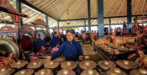 34 Alat Musik Tradisional Asli Indonesia Beserta Gambar dan Asal-usulnya