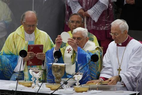 Katolicy nie wierzą w obecność Jezusa w Eucharystii dlaczego