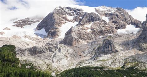 Cos è questa guerra di carte bollate sui confini della Marmolada