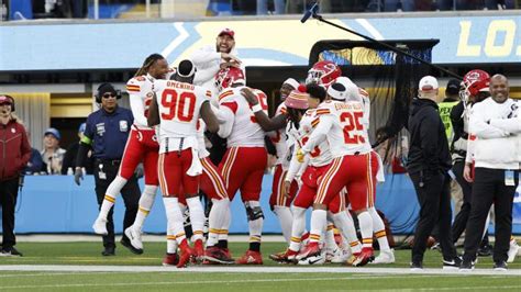 Chiefs Celebrate DT Chris Jones' $1.25 Million Sack [LOOK]