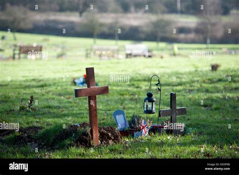 Carpenders Park Lawn Cemetery Hi Res Stock Photography And Images Alamy