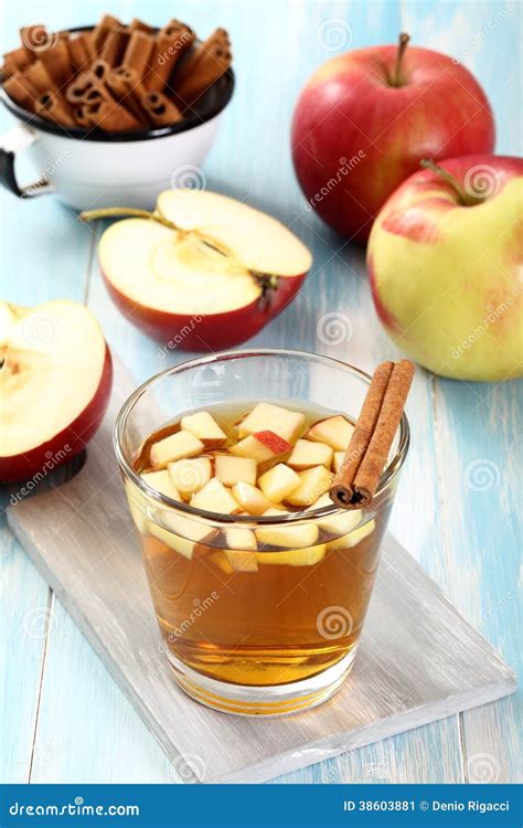 Appelsap In Glas Stock Afbeelding Image Of Vloeistof 38603881