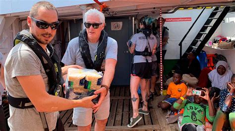 Richard Gere lleva víveres al barco Open Arms Nuevodiario es